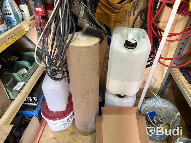 20-foot insulated container with contents