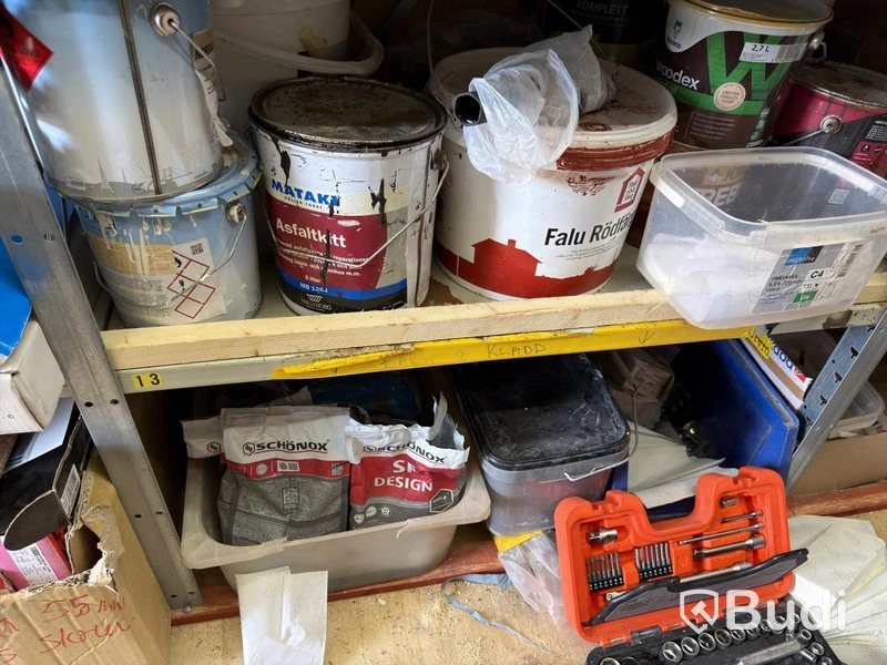 20-foot insulated container with contents