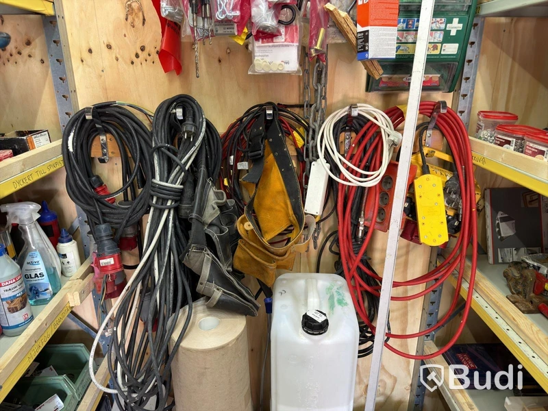 20-foot insulated container with contents