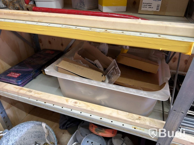 20-foot insulated container with contents