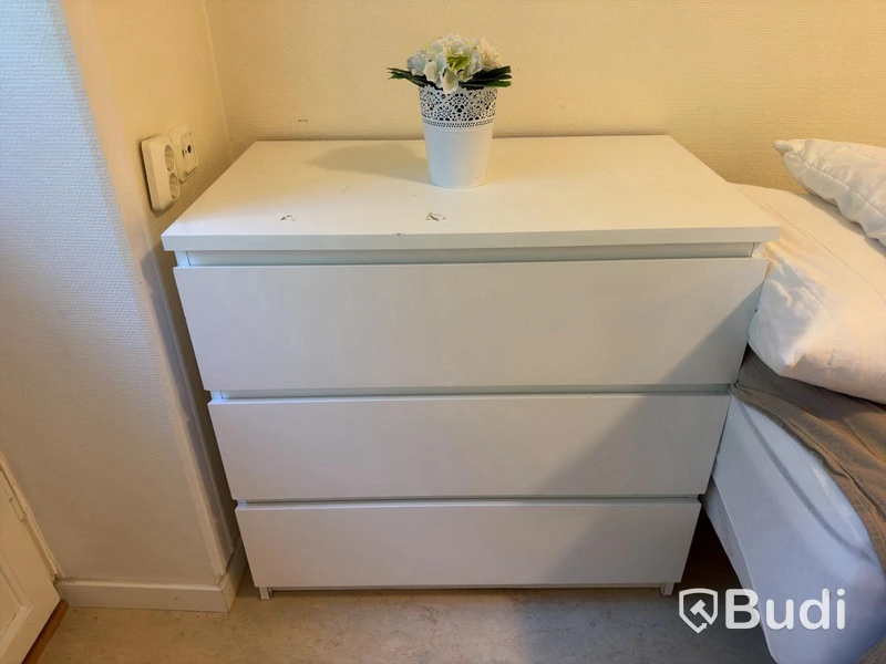 Furniture lot