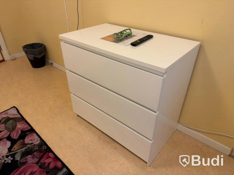 Furniture lot