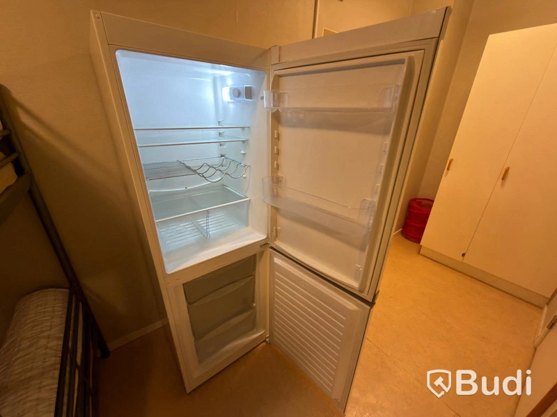 Elektro Helios CBZ310 Fridge Freezer