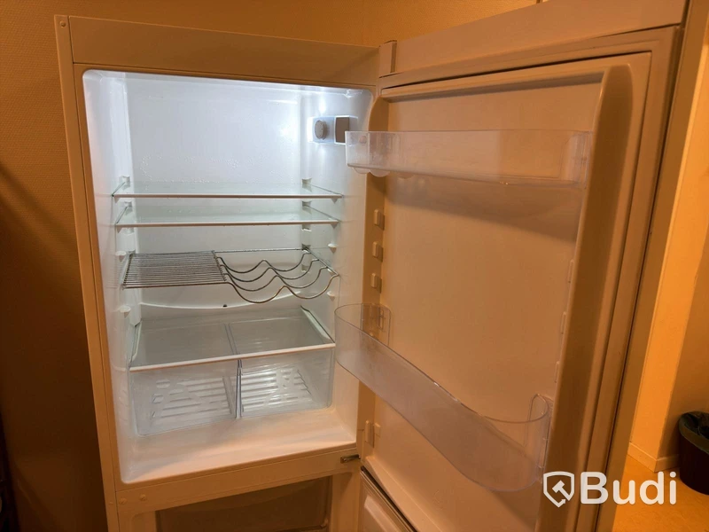 Elektro Helios CBZ310 Fridge Freezer