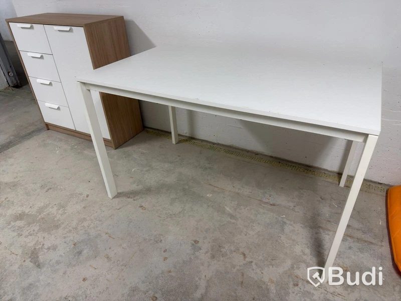 Bäddsoffa och div möbler