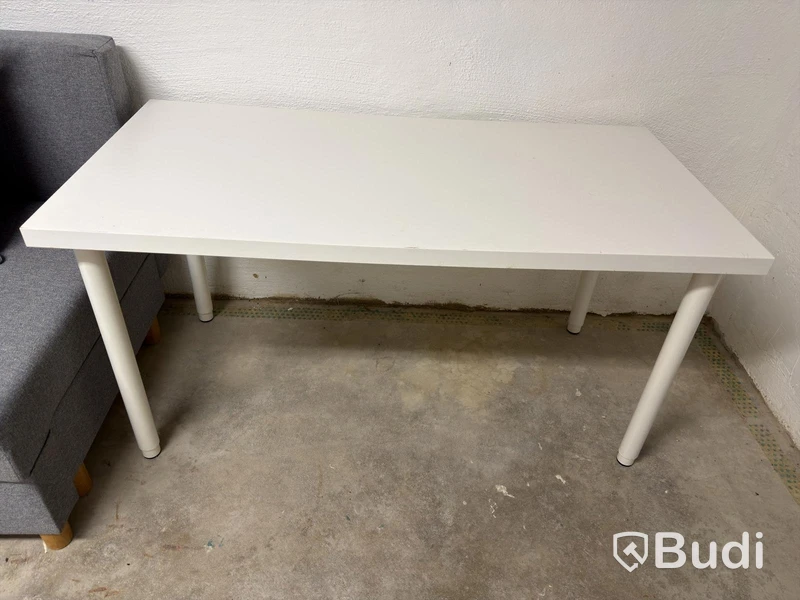 Bäddsoffa och div möbler