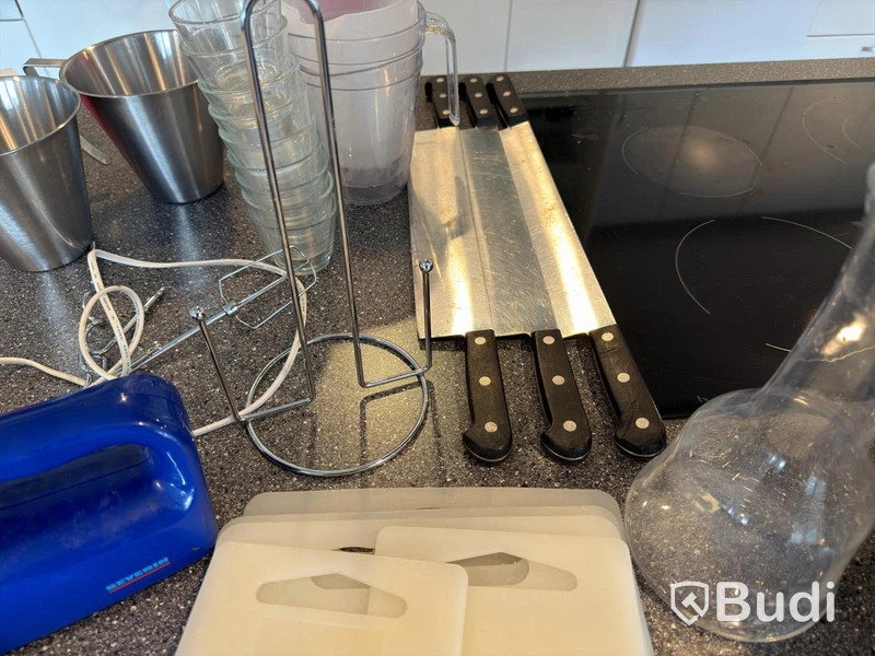 Plates, cutlery, kitchenware, etc.