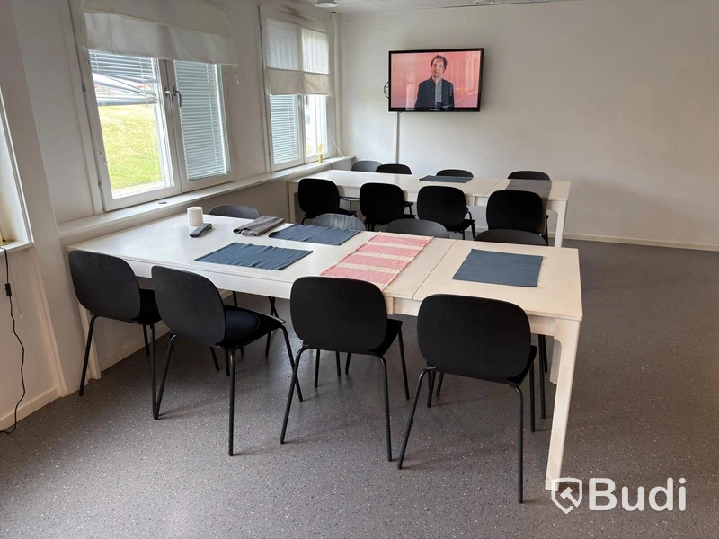 Bord, stolar & vägg-tv