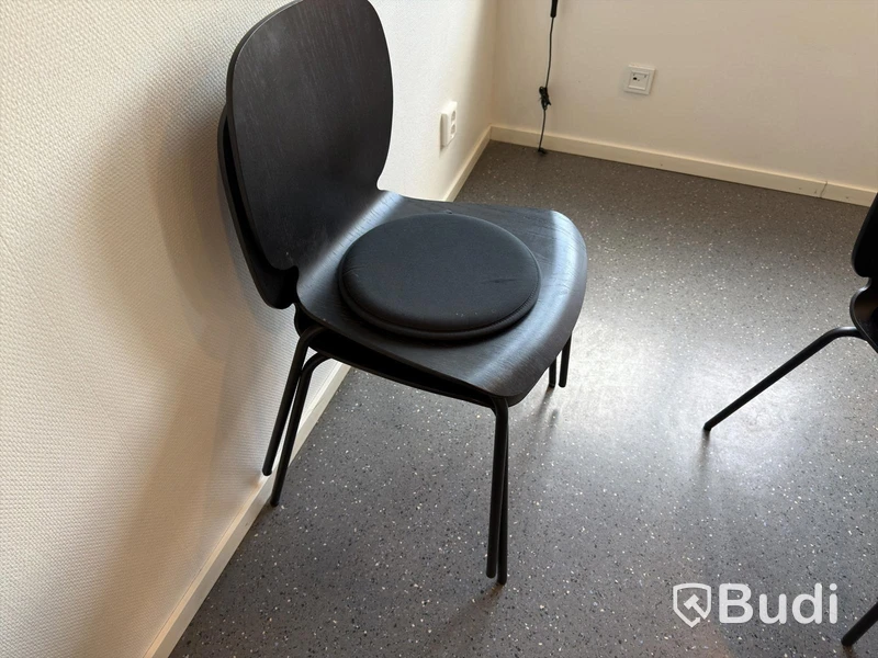Bord, stolar & vägg-tv