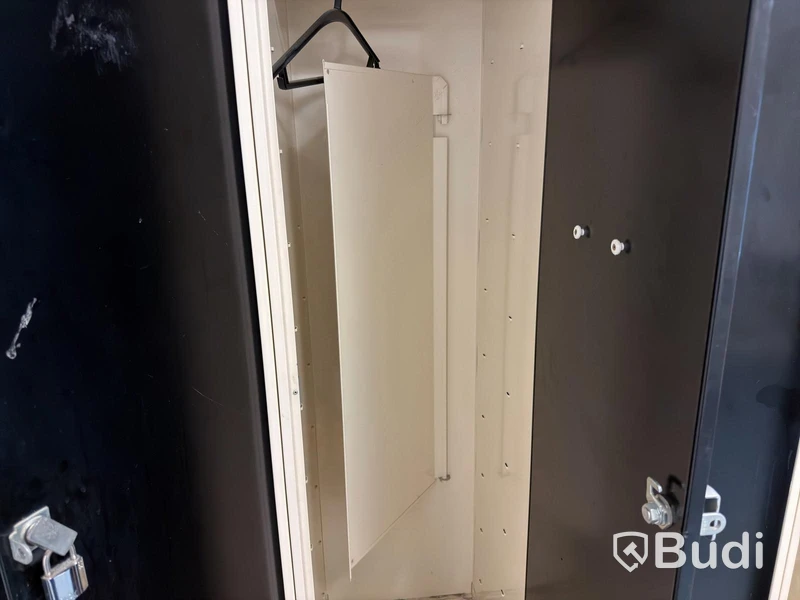 Clothes locker, 15 compartments