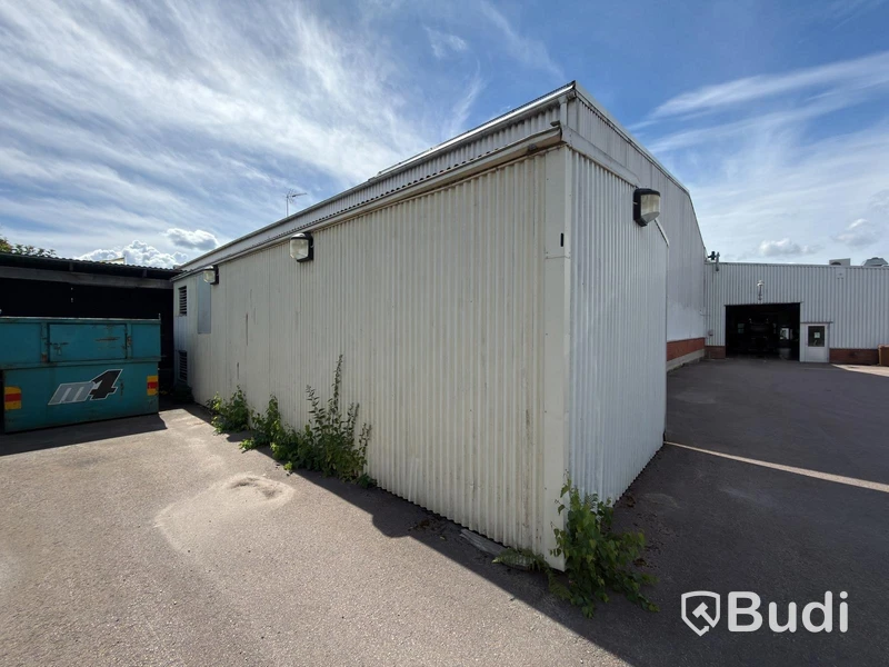 Freezer container complete with refrigeration unit