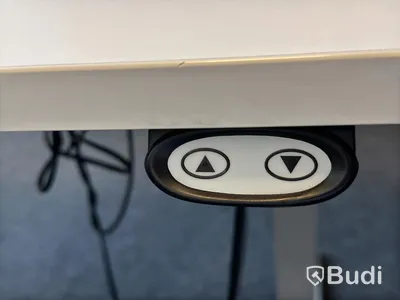 Höj- och sänkbart skrivbord AJ Produkter inkl. kontorsstol