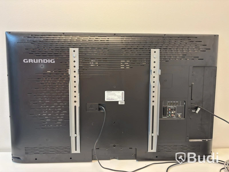 GRUNDIG VLE 6239 BM 46-inch TV