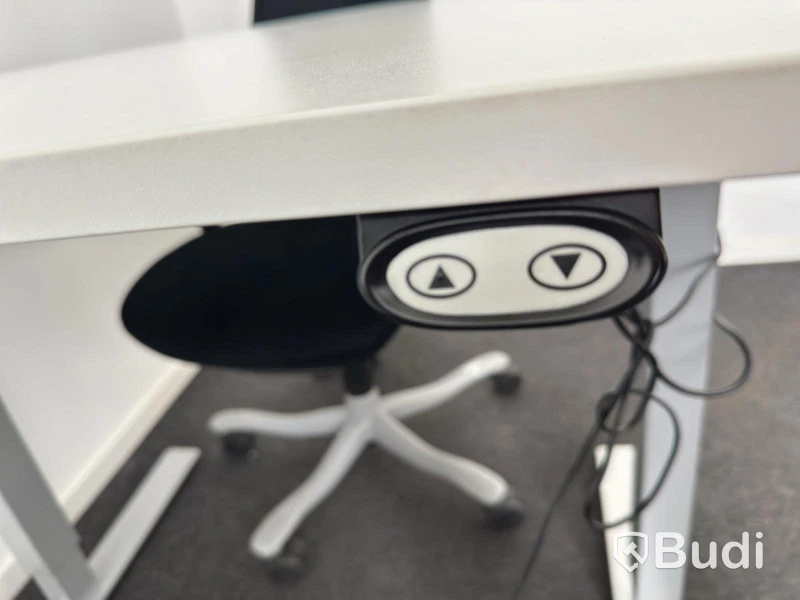 Height-adjustable desk, incl. Kinnarps office chair