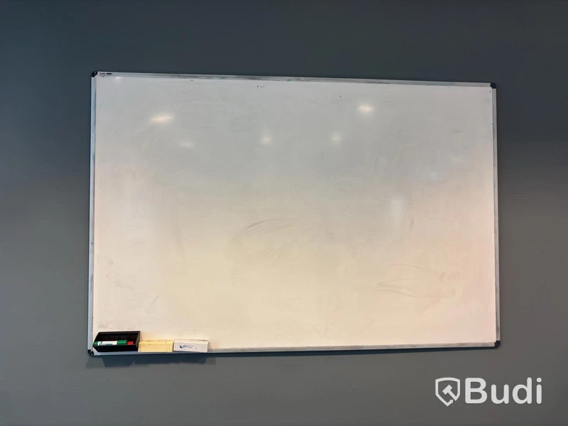 2 whiteboards, different sizes