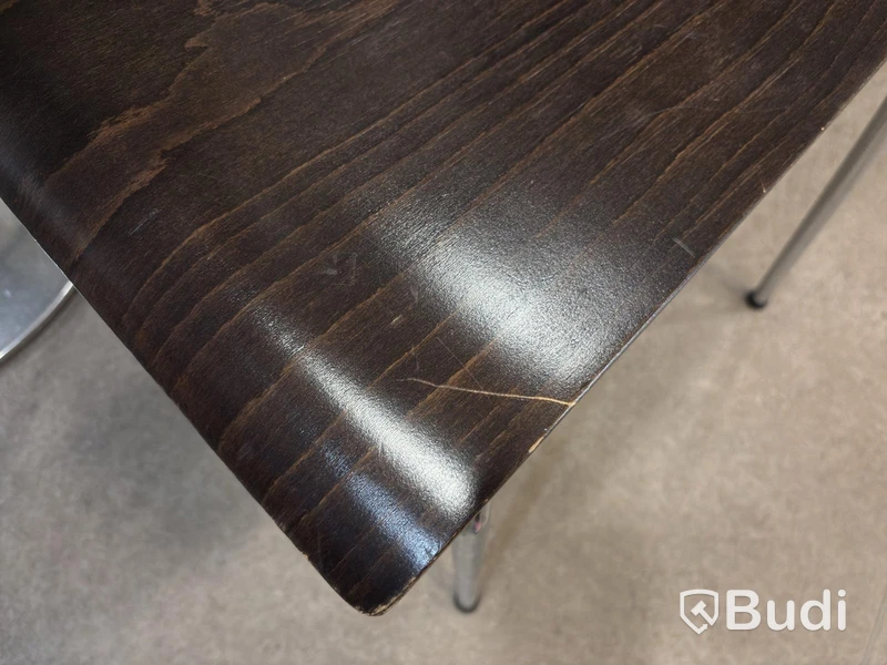 Table incl. 2 chairs
