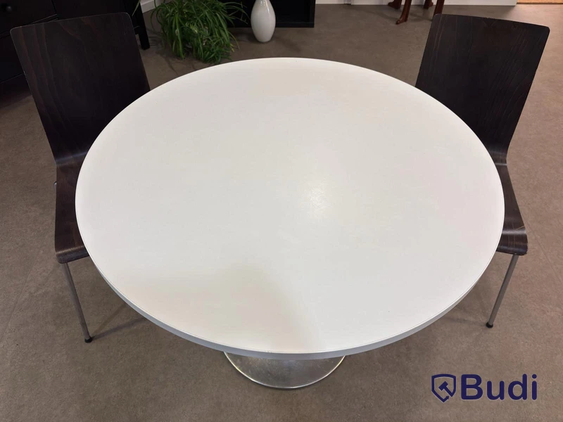 Table incl. 2 chairs