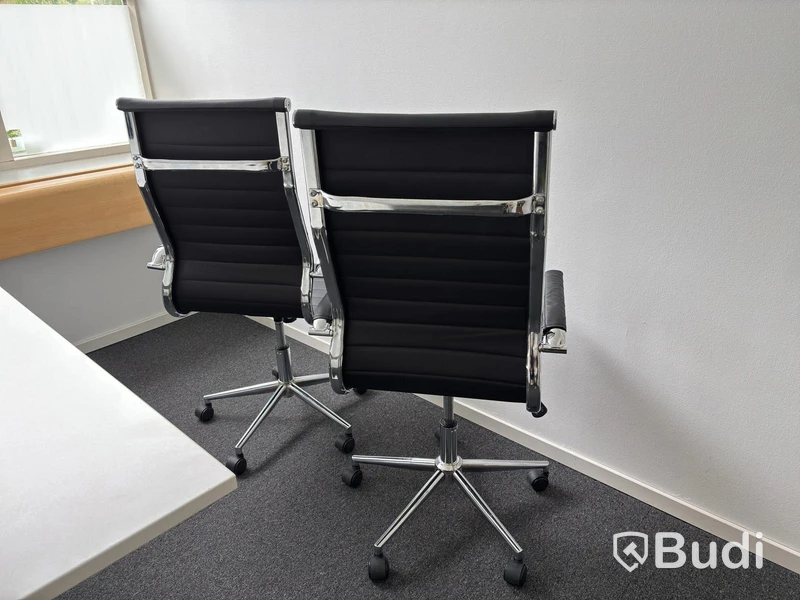 2 Mio Porter office chairs