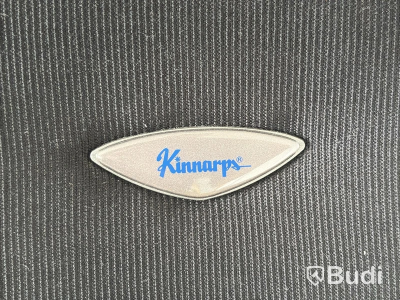 2 Kinnarp office chairs, different models