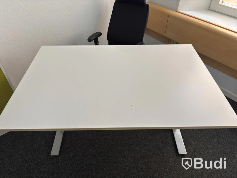 Height-adjustable desk incl. filing cabinet and office chair