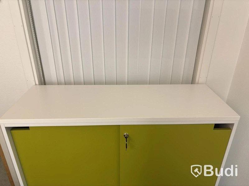 Document cabinet