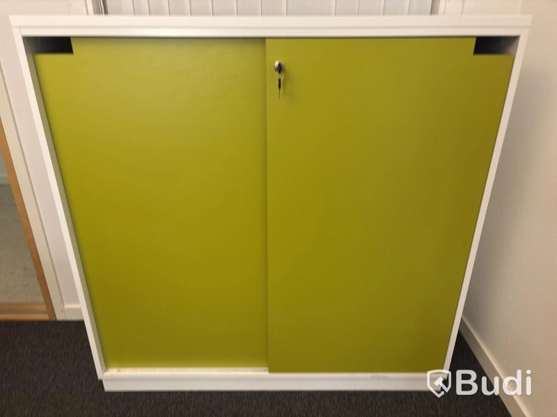 Document cabinet