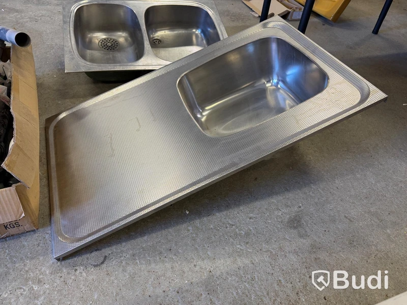 2 stainless steel sinks