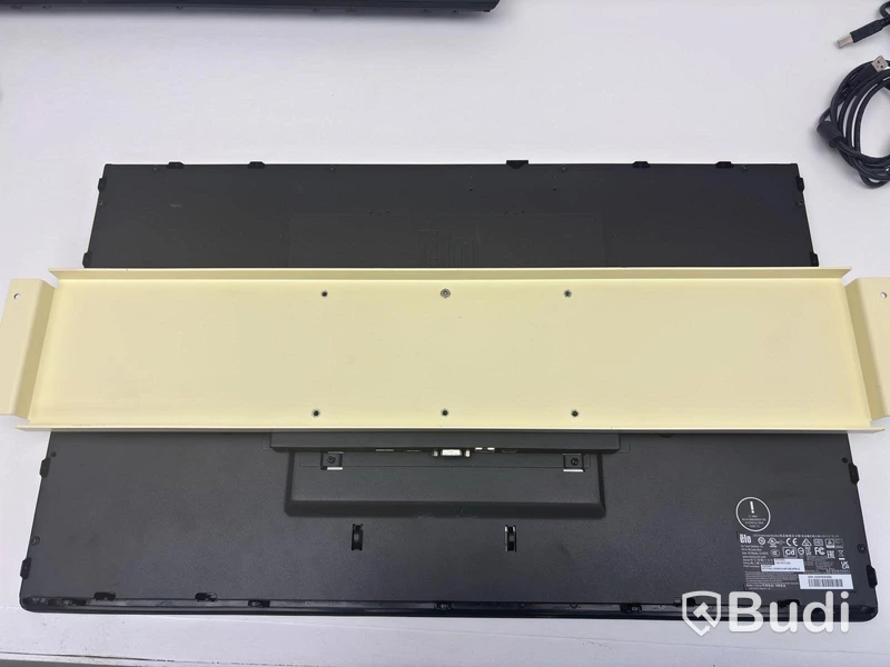 3 Elo ET2794L 27-inch touchscreens, incl. 2 card readers