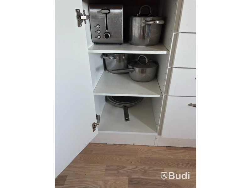 Inventarier till fullt möblerad trerummare - se alla bilder för komplett innehåll