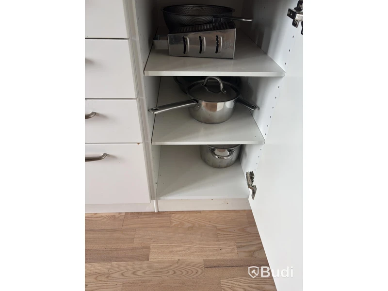 Inventarier till fullt möblerad trerummare - se alla bilder för komplett innehåll