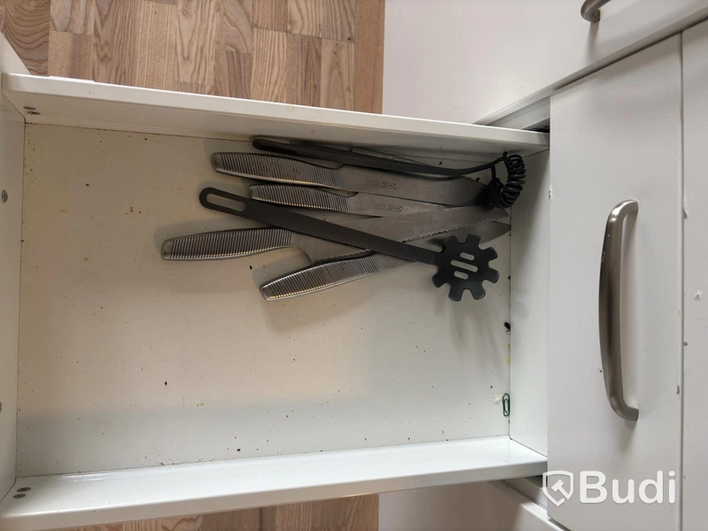 Inventarier till fullt möblerad trerummare - se alla bilder för komplett innehåll
