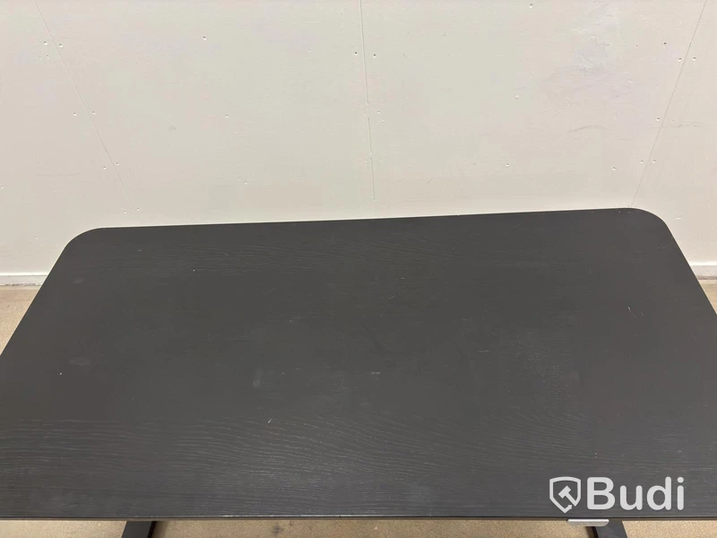 Height-adjustable IKEA Bekant Desk