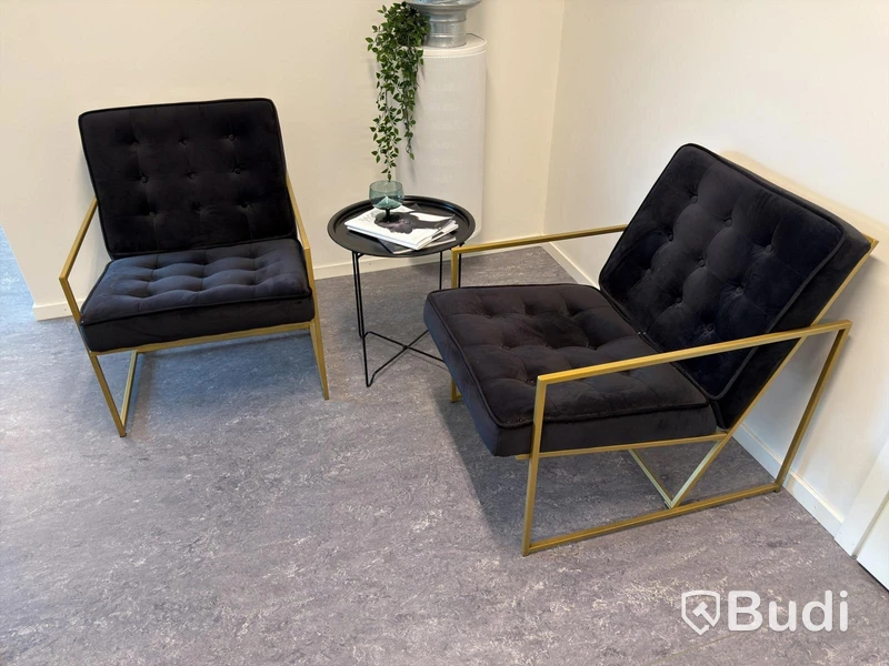 4 st Fåtöljer samt bord