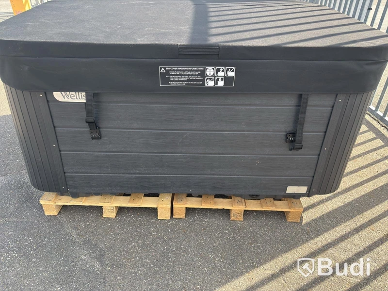 HOT TUB WELLIS CALLISTO 5-PERSON 20 JETS ICE WHITE + COVER LIFTER