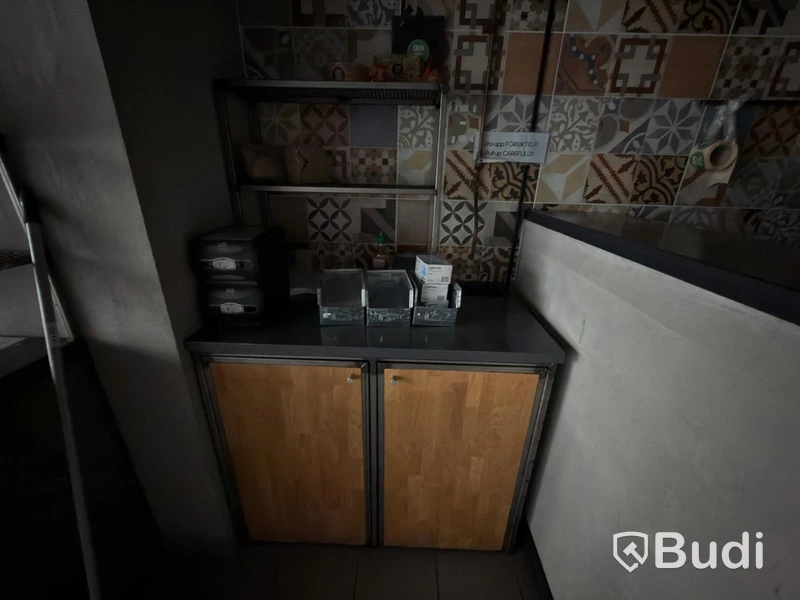 Waste station, with worktop and shelving
