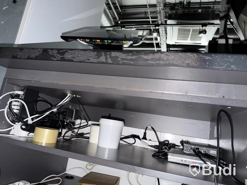 Cash counter, black and gray