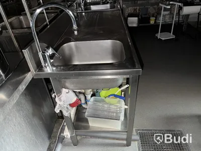 Stainless steel sink unit with sink