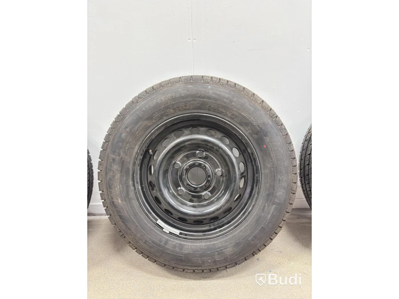 4 complete Michelin wheels, 2 summer tires, 35/65R16C, 115/113