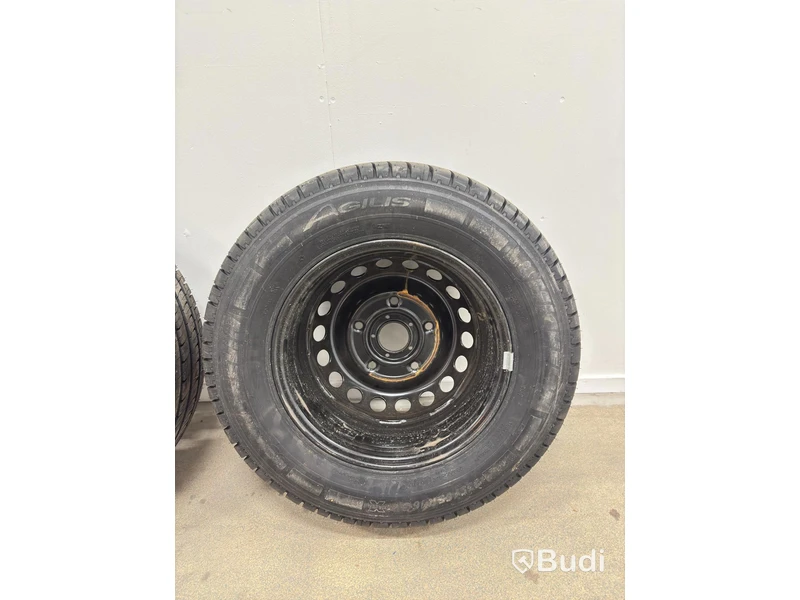 4 complete Michelin wheels, 2 summer tires, 35/65R16C, 115/113