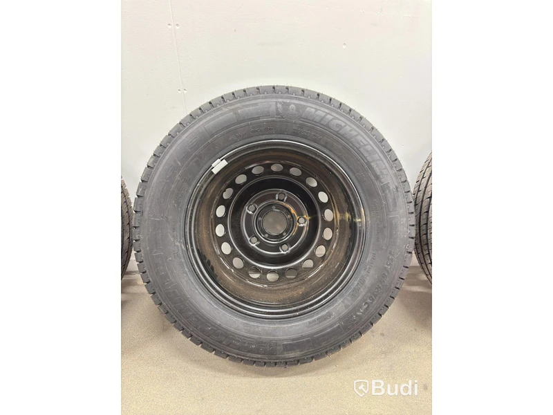 4 complete Michelin wheels, 2 summer tires, 35/65R16C, 115/113