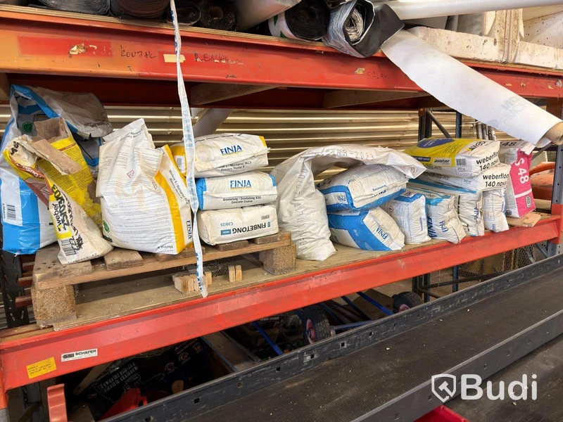 Pallet racking with contents