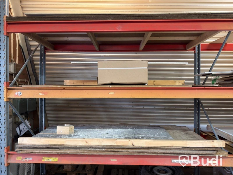 Pallet racking with contents