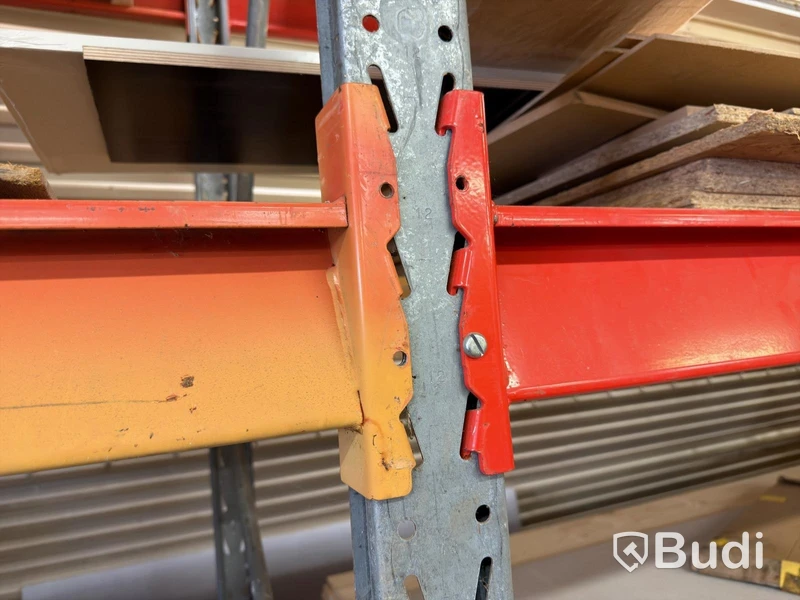 Pallet racking with contents