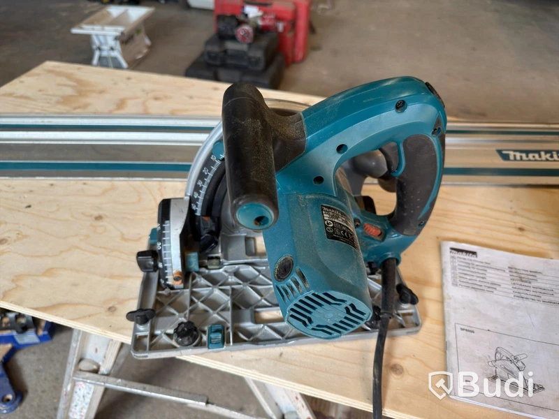 Sänksåg Makita SP6000K, med styrskena