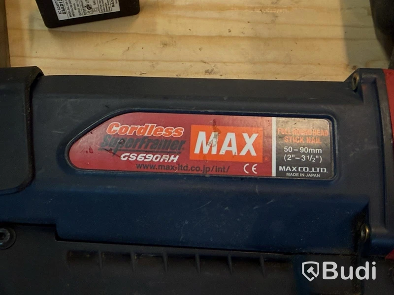 MAX GS690RH Nail Gun