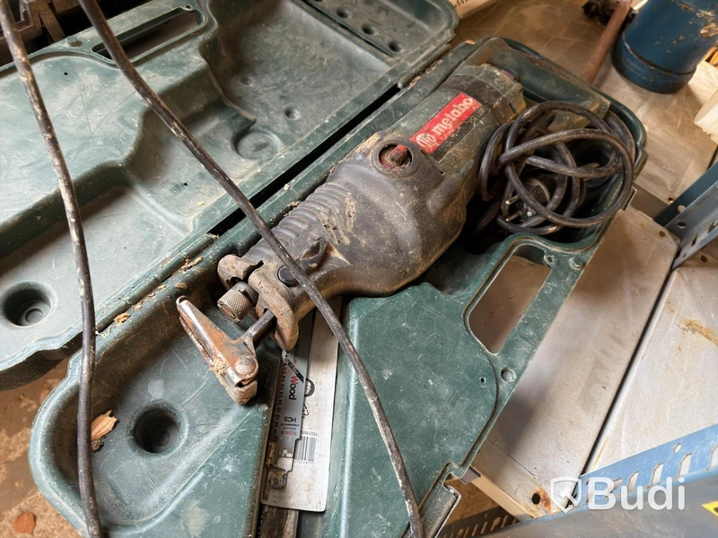 Machines, shelving & consumables