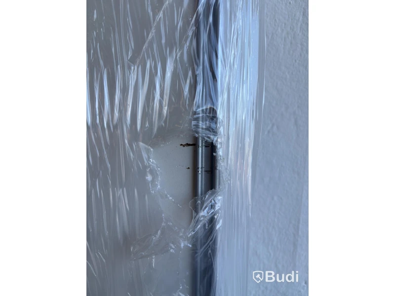 2 sliding doors