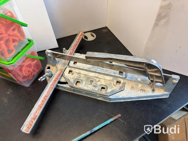 2 tile cutters, etc.