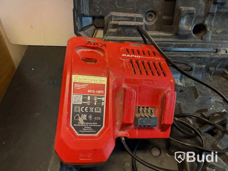 Borrskruvdragare Milwaukee M18 CBLD, med batteri och laddare
