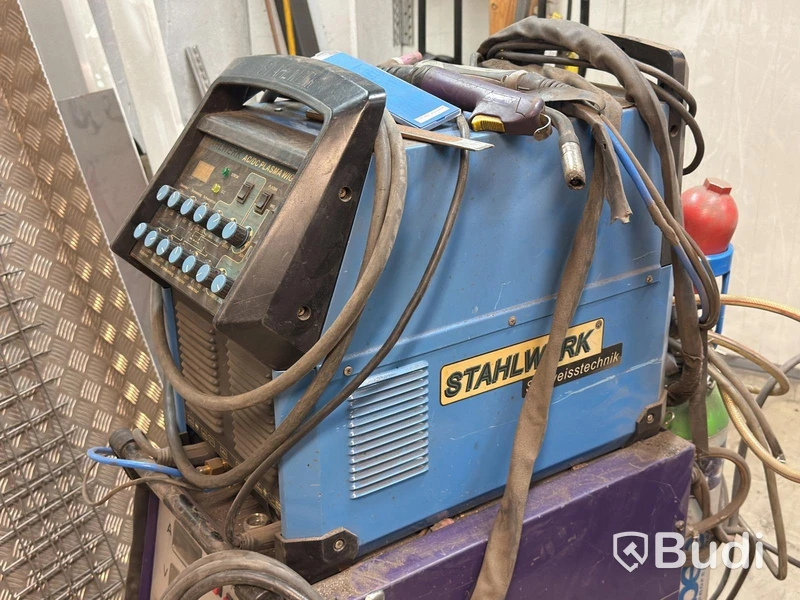 MIG/MAG welder, Parweld XTM 303C and Stahlwerk AC/DC Plasma WIG 200P